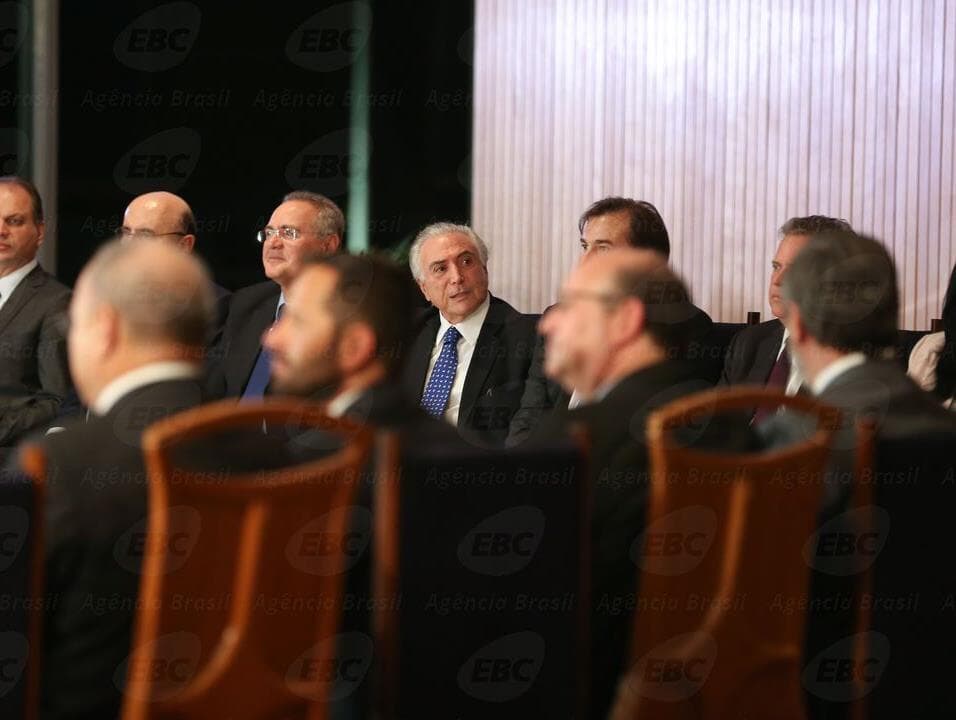 Em reunião inaugural no Alvorada, Temer apela a aliados por aprovação de teto para gastos públicos