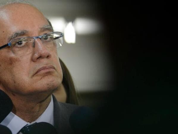 Juristas pedem impeachment de Gilmar Mendes