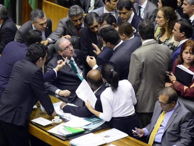 Como "juiz", Cunha votou pela cassação de dois deputados e de Dilma