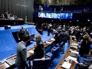 Senado aprova programa que agiliza concessões públicas