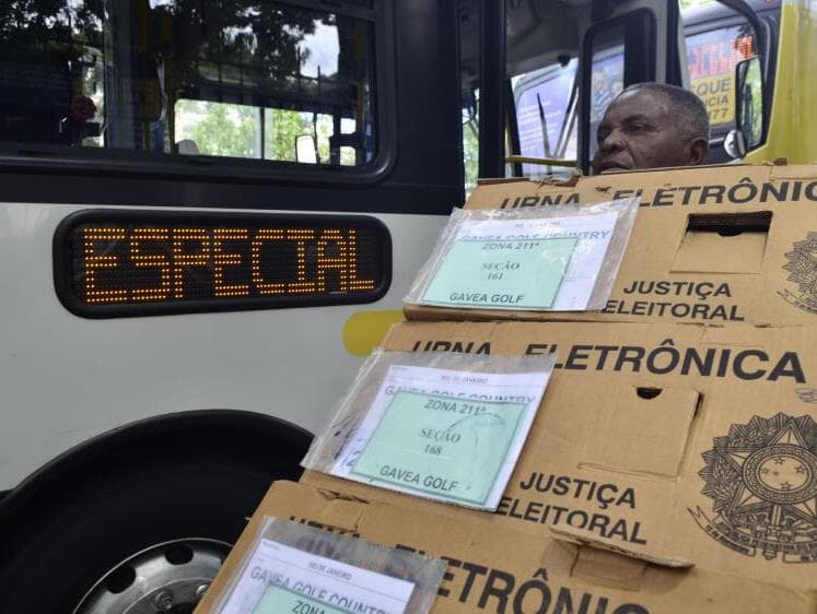 Processados e até condenados disputam oito capitais