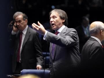 Governo não consegue quórum para aprovar DRU no Senado