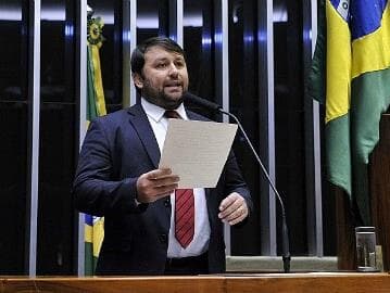 Bicampeão mundial de judô, deputado critica falta de política de Estado para o esporte