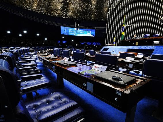 Recesso informal do Congresso evita prorrogar julgamento do impeachment