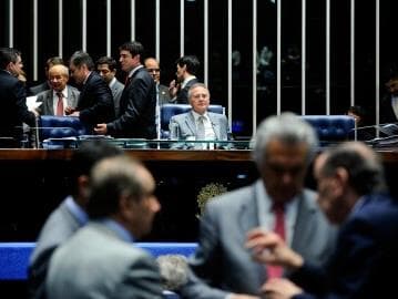 Senado aprova MP da aviação civil e espera veto sobre participação estrangeira