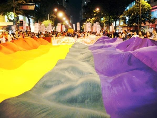 Por que a bandeira LGBT também é nossa bandeira