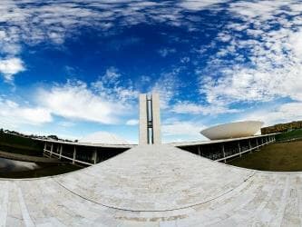 Encontro discute com acadêmicos a atual crise política do país