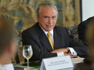 Temer tenta evitar reversão do impeachment de Dilma