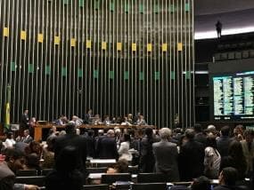 Congresso encaminha aprovação da nova meta fiscal