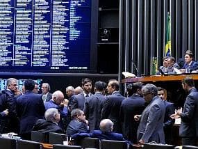 Deputados criam blocos informais para ganhar poder