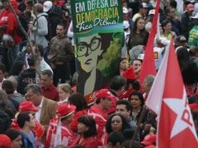 Atos contra e pró-Dilma marcam Dia do Trabalho