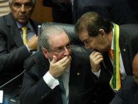 Impeachment: Câmara tranca pauta e espera Senado