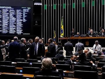 Câmara aprova aumento de pena para dano ao patrimônio do DF