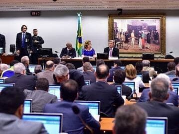 Autores do impeachment terão meia hora para falar em comissão