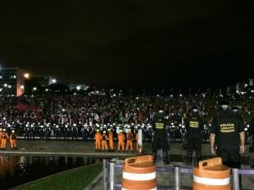 Manifestantes apoiam Dilma e Lula em atos pelo país