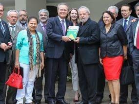 Cúpula do PMDB prepara desembarque do governo