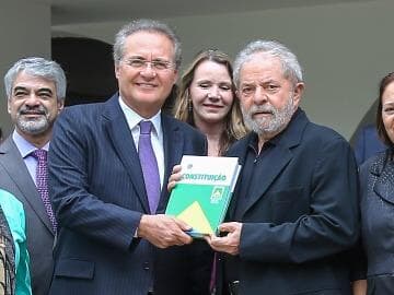 A senadores, Lula diz que não cogita assumir ministério