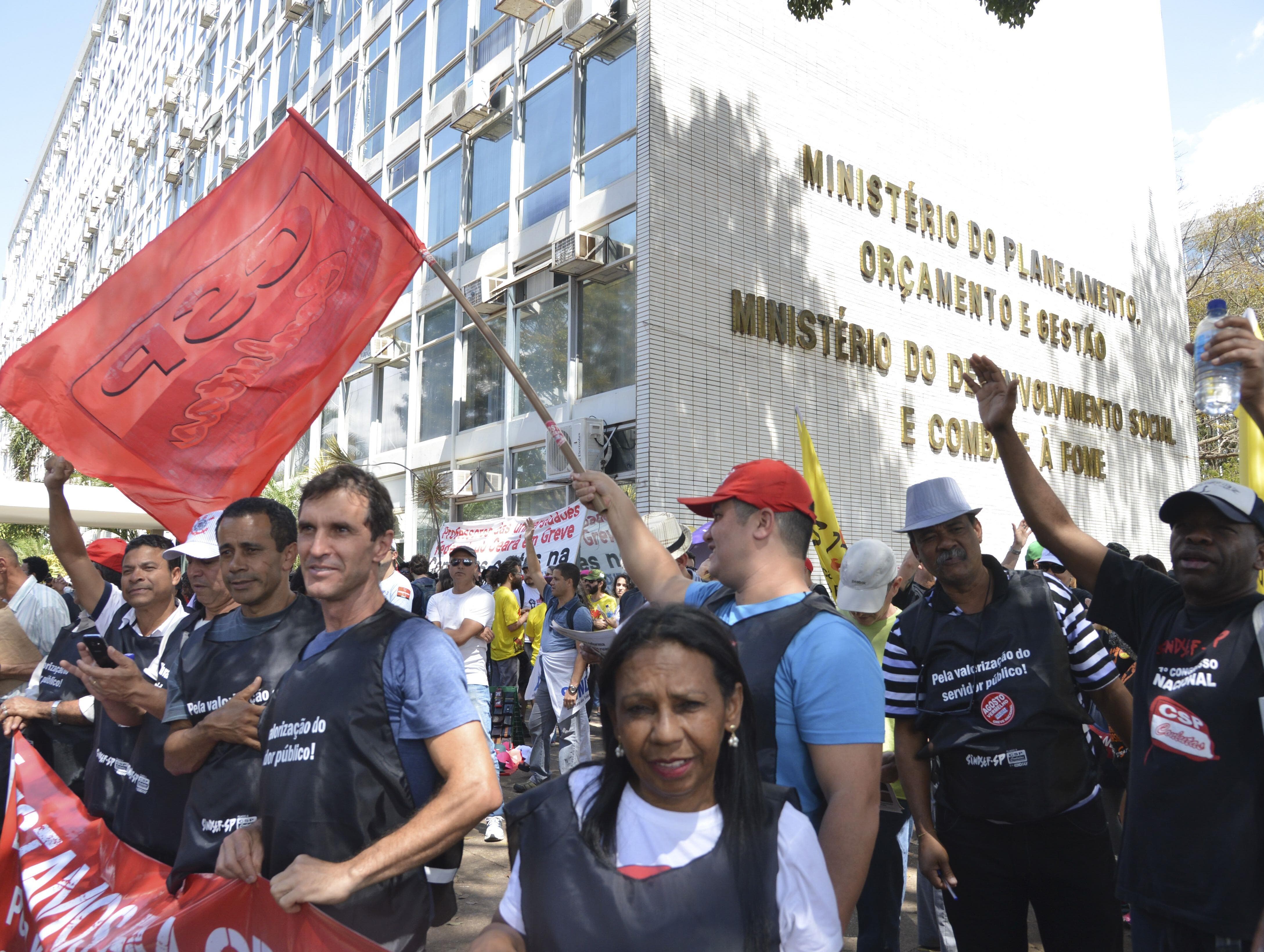 Corrupção já é a maior preocupação de 65% dos brasileiros, diz pesquisa