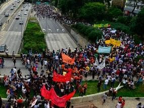 Manifestantes se organizam contra aumento de tarifas