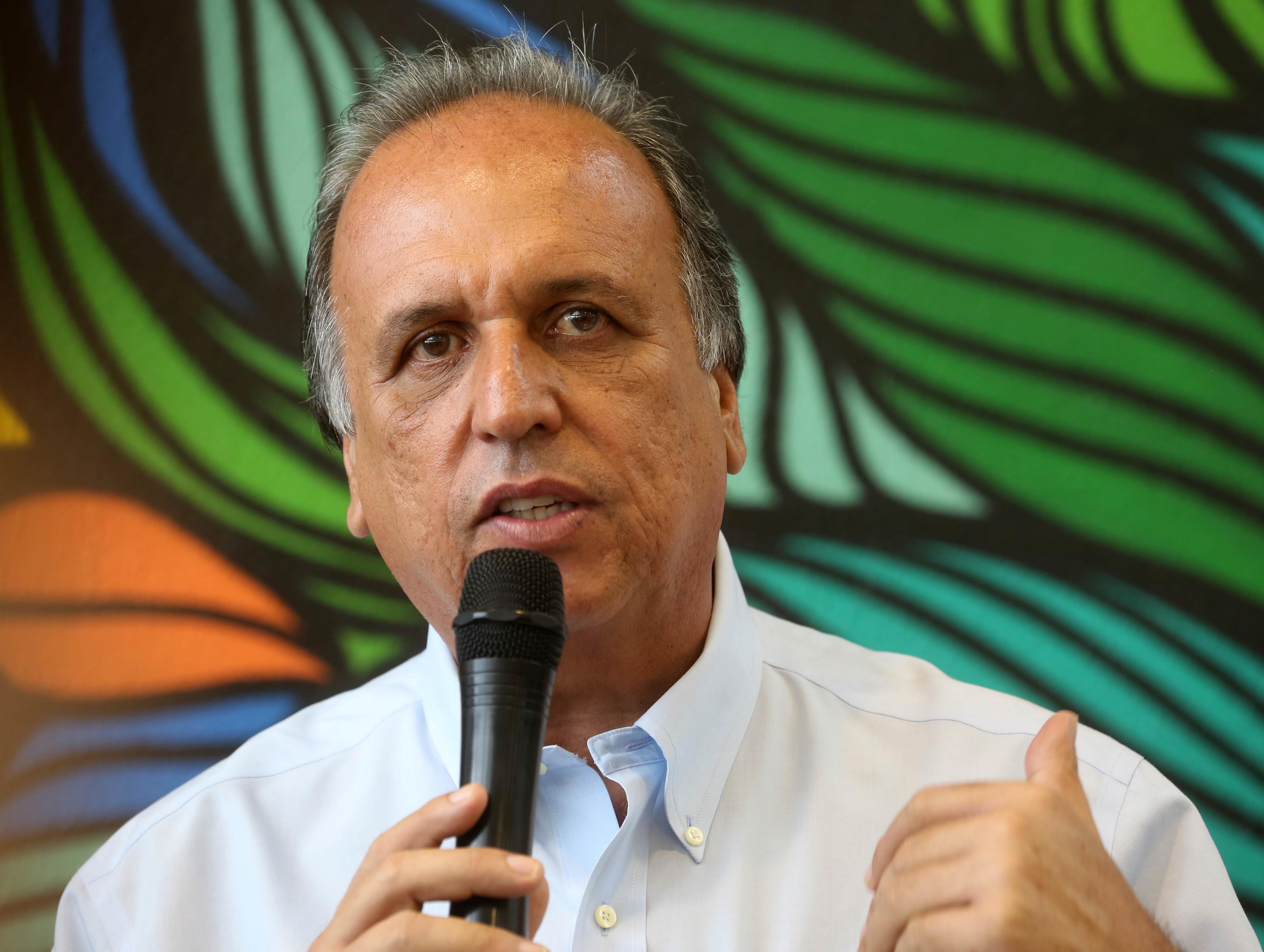 Em crise, Pezão quadruplica gasto com propaganda