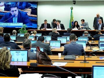 Comissão conclui votação da proposta orçamentária para 2016