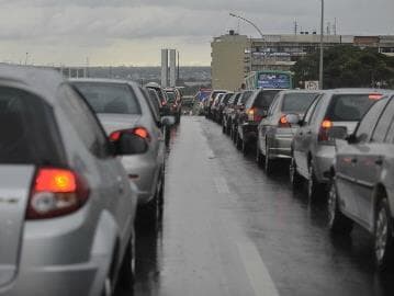 Câmara aumenta punição a motorista bêbado que provoca mortes no trânsito