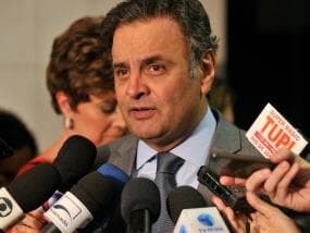 Aécio pede expulsão de tucano que ameaçou Dilma