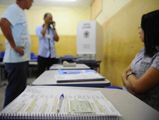 CMO estabelece fonte de custeio ao fundo eleitoral de R$ 4 bilhões