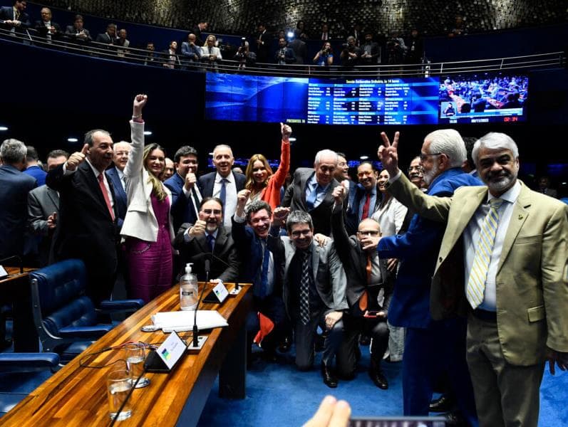 Senado aprova reforma tributária em dois turnos e PEC retorna para Câmara