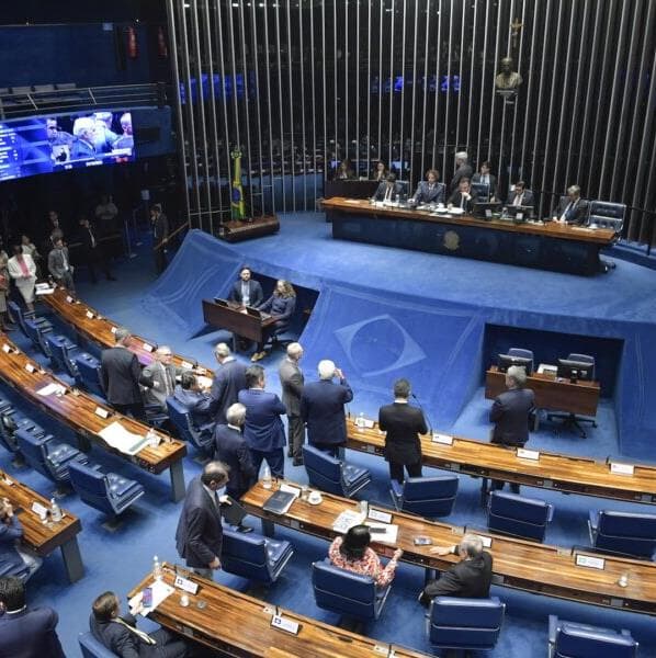 Senado vota indicados ao STJ e desoneração da folha