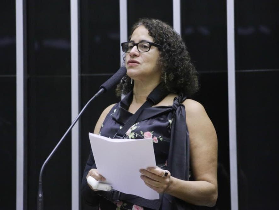 Futura ministra diz que vai reajustar valores de bolsas de estudo