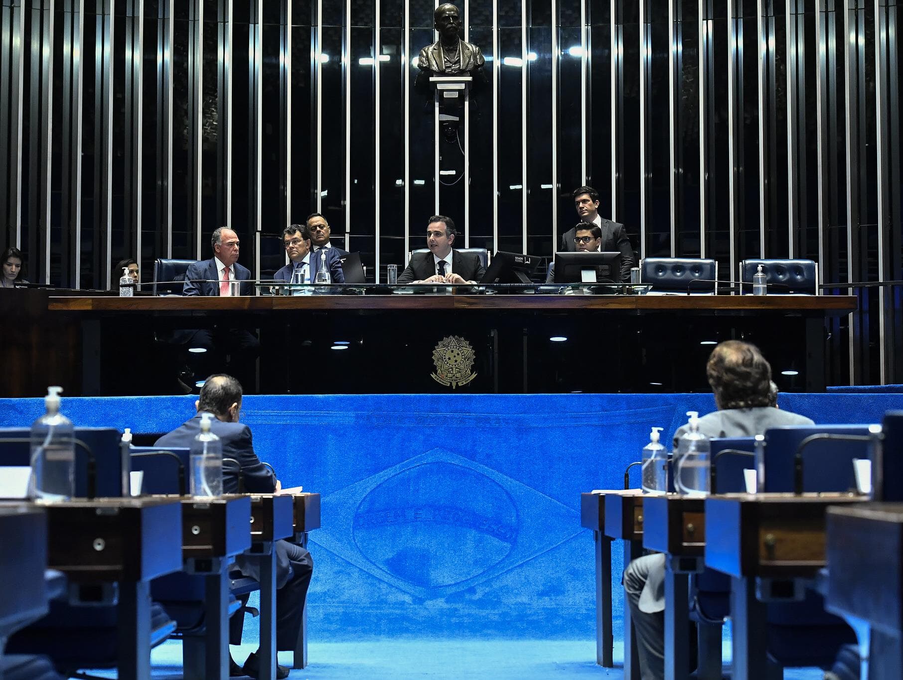 Senado aprova a PEC da Transição