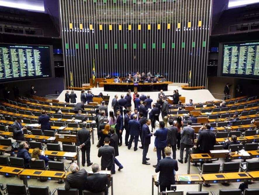 Câmara aprova PEC da Transição em 1º turno. Veja como cada deputado votou