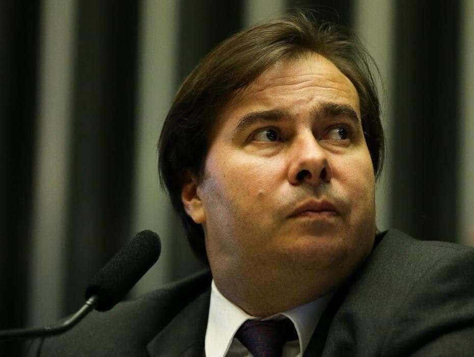 Rodrigo Maia se filia ao PSDB