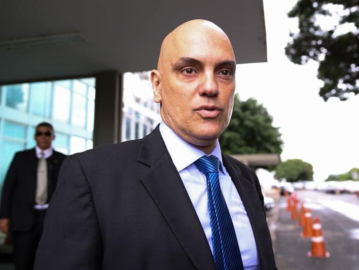 Bolsonaro pede impeachment de Alexandre de Moraes ao Senado. Veja a íntegra