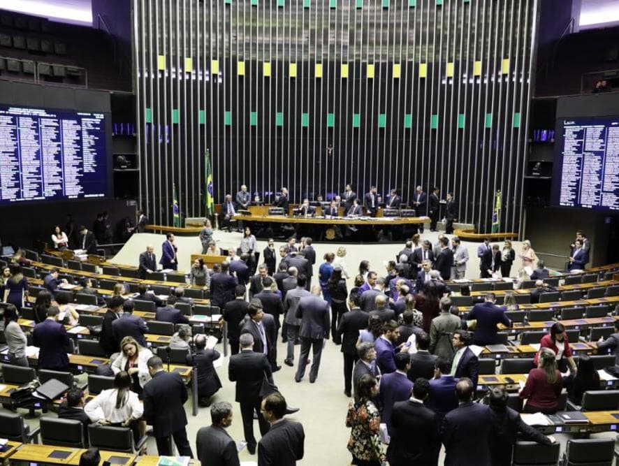 Centrão pressiona e Maia indica votação da MP da reforma administrativa nesta quinta