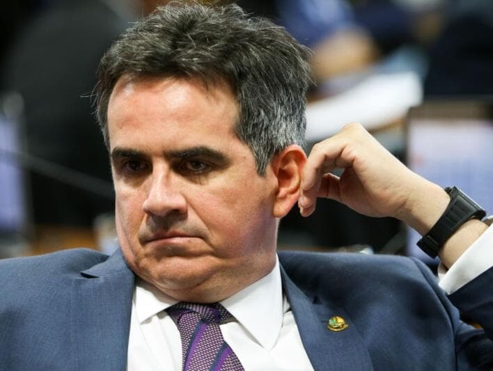 PF faz buscas em endereços de Ciro Nogueira em inquérito sobre corrupção e lavagem de dinheiro