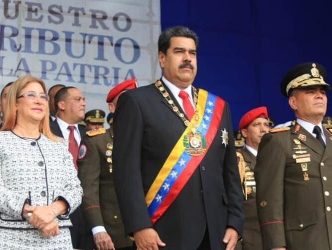 Maduro determina fechamento da fronteira com o Brasil a partir das 20h