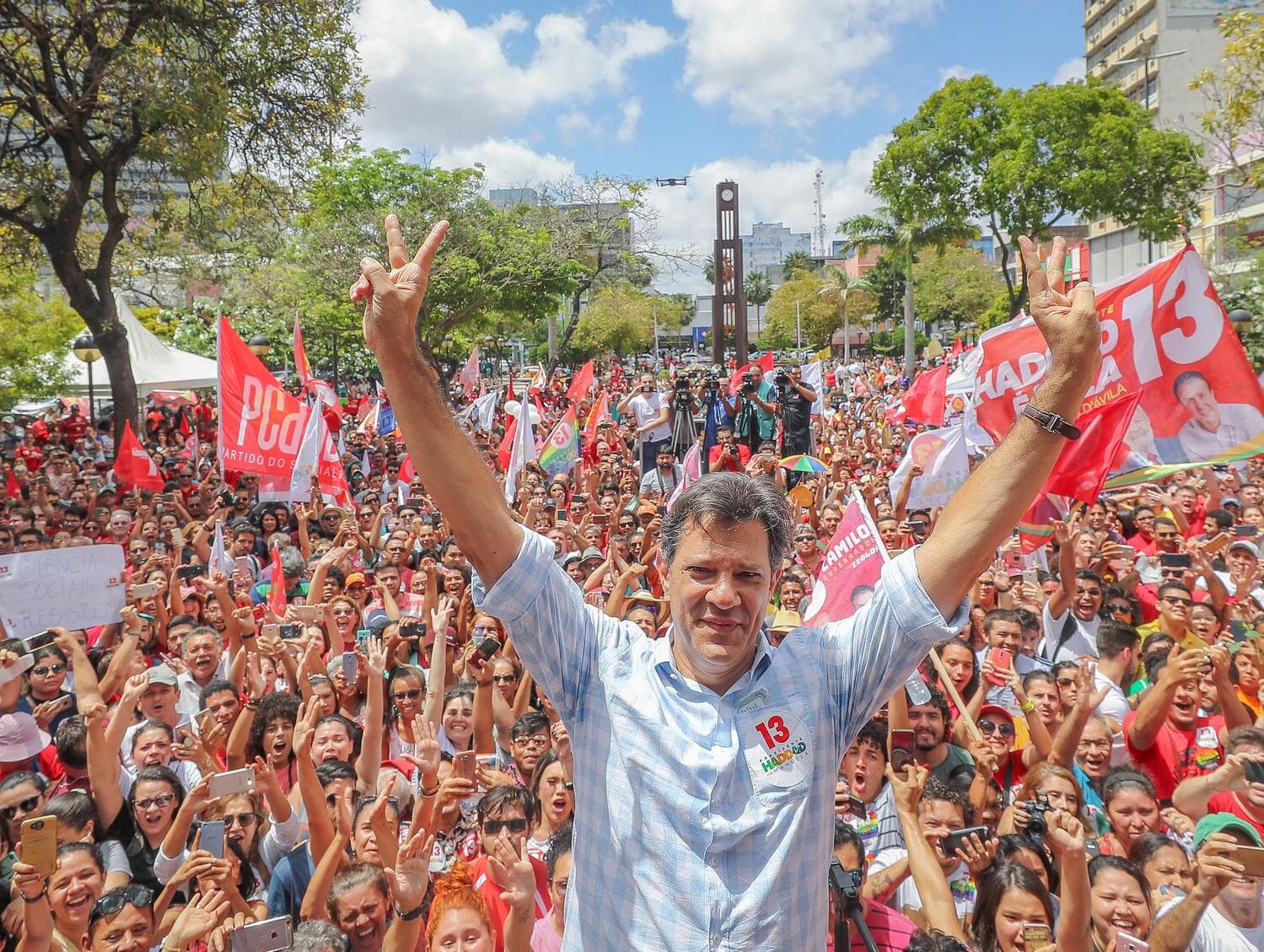 Haddad desafia Bolsonaro: "Vem me enfrentar, soldadinho de araque"