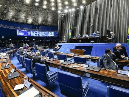 Senadores pedem investigação de Pedro Parente e o acusam de antecipar R$ 2 bilhões a sócio