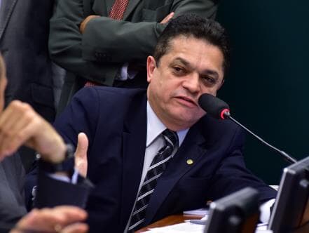 Deputado preso quer exercer o mandato de dia e cumprir pena à noite