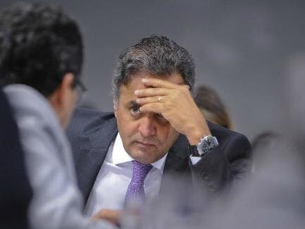 Receio faz senadores estudarem adiar decisão sobre Aécio