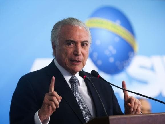 Depois de abrir o cofre para se salvar, Temer diz ser "normal" gastar 15 bi para barrar denúncia na CCJ