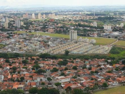 Câmara aprova emendas e conclui votação de MP sobre regularização fundiária