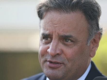 Aécio se licencia da presidência do PSDB e diz que prioridade é "provar absurdo das acusações"