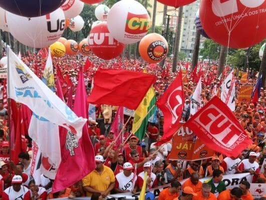 Centrais sindicais convocam greve geral para 28 de abril