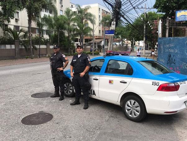 Crise chega ao Rio: manifestantes impedem saída de viaturas em cinco batalhões