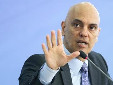 Alexandre de Moraes publicou obra com trechos copiados de autor espanhol, diz jornal