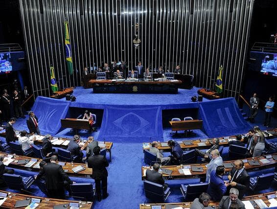 Reforma do Ensino Médio por medida provisória é aprovada no Senado