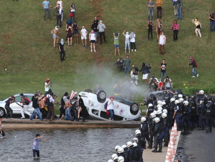 Planalto faz críticas a emprego de violência em manifestações